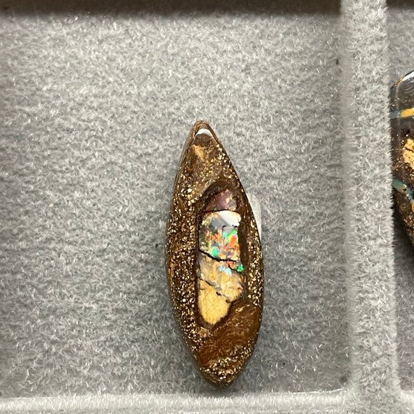 Cut opal Display (small pcs)