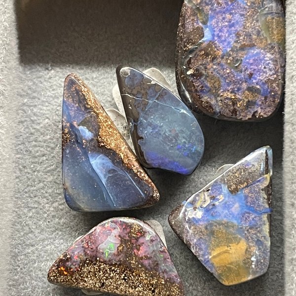 Opal Rough pendant - cage chain